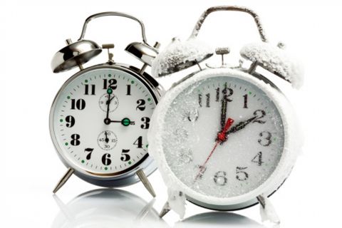 Alarm clock, Clock, Analog watch, Product, Home accessories, Watch, Fashion accessory, Interior design, Wall clock, Quartz clock, 