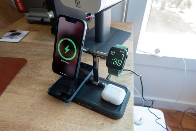 hyperjuice 4 in 1 wireless charger with magsafe