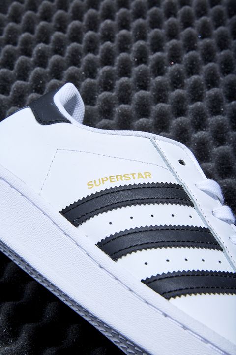 Sumamente elegante accesorios granizo Adidas Superstar para hombre - 50 años de una zapatilla clásica