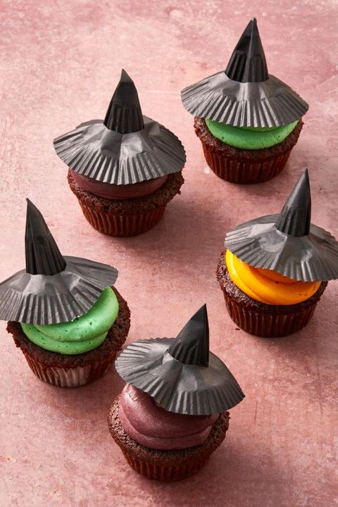 cupcakes with mini witch hats on top