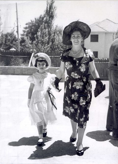 isabel with her mother in 1950
