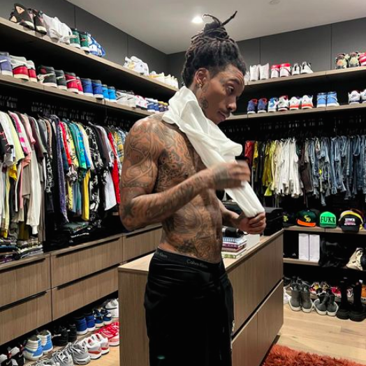 Wiz Khalifa Showed Off His Ripped Abs in a New Shirtless Progress Pic