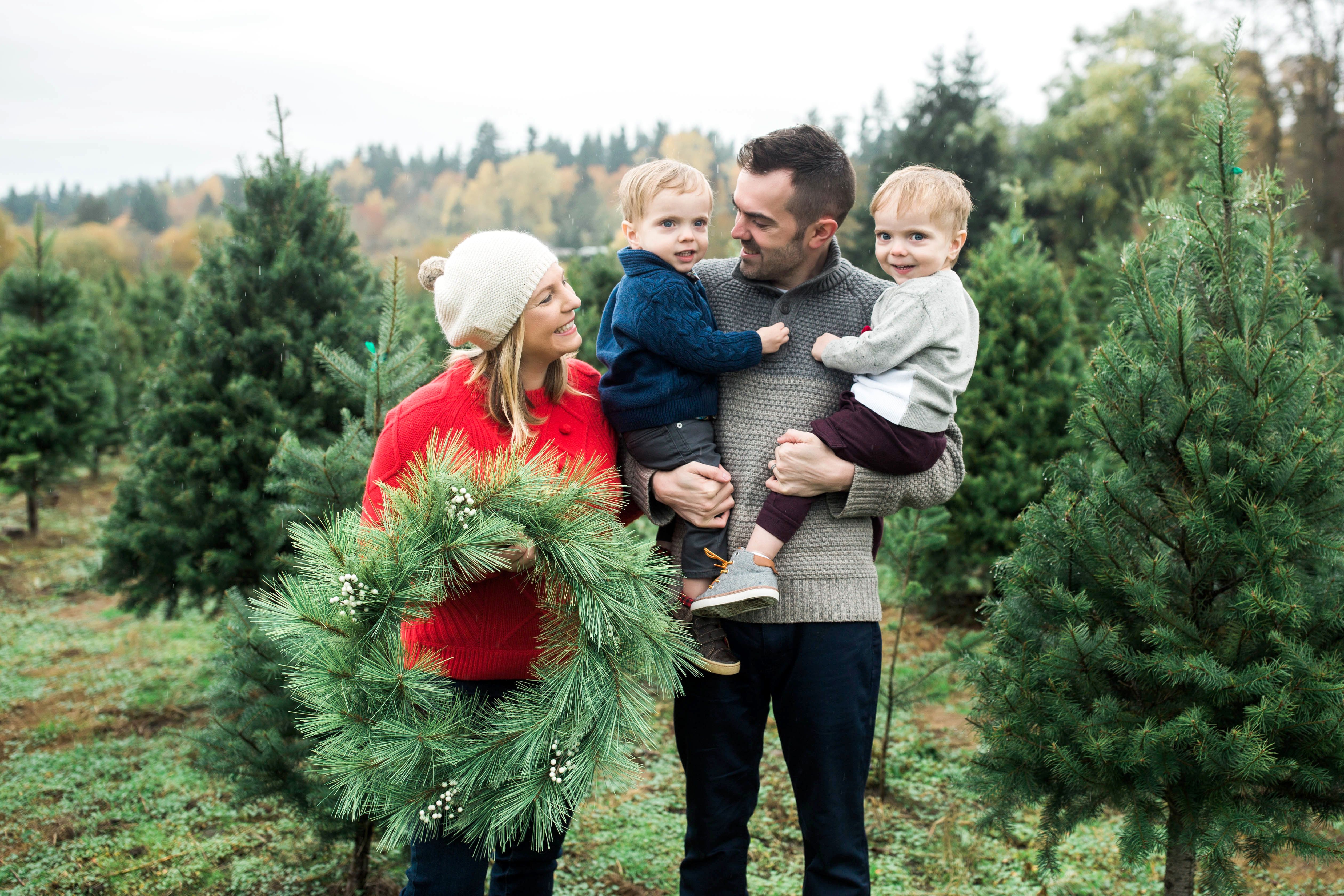 formal family christmas portrait ideas