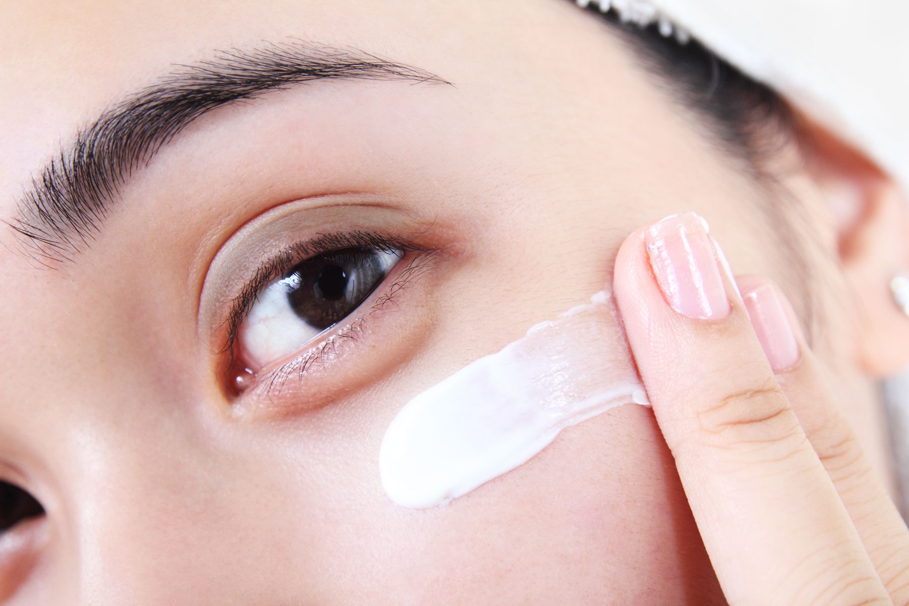 Should You Use Eye Cream In The Morning Or At Night?