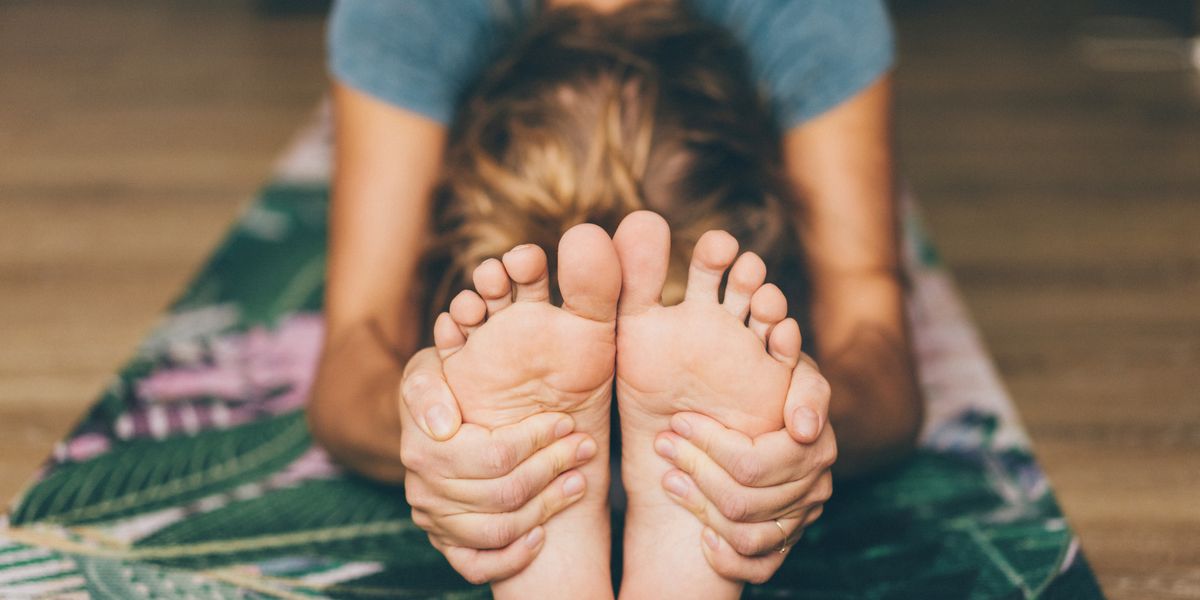 Here's How to Nix, Dry Hard Skin on your Feet– Plus, the 10 Best Products to Try