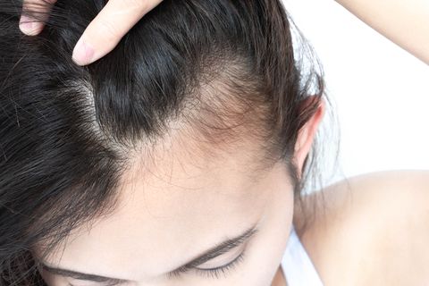 朴信惠產後養髮4大方法「從洗乾淨頭皮開始」讓頭皮呼吸，連精華液也不忘記擦