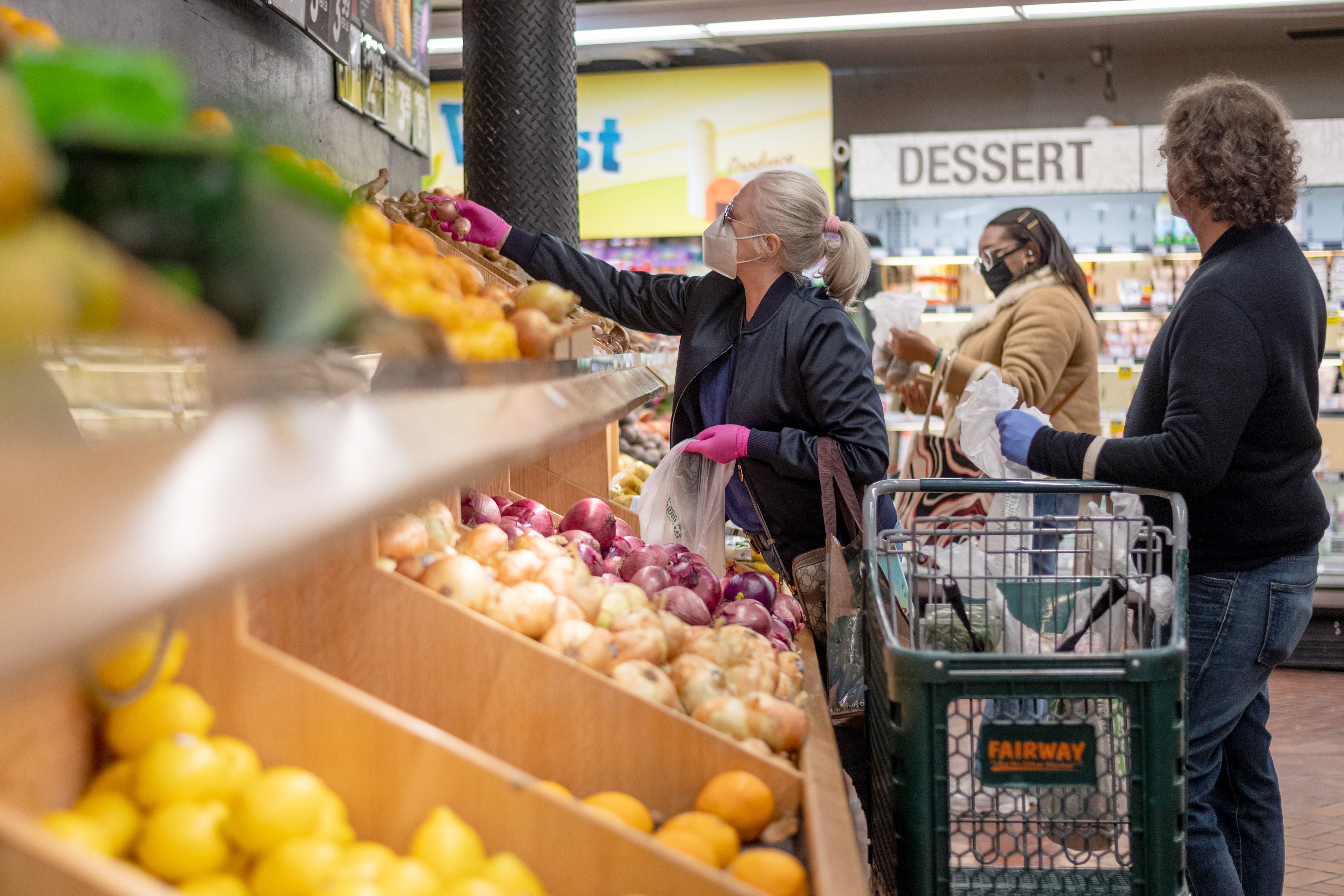 Google Says This Is When You Should Go Grocery Shopping To Avoid Crowds