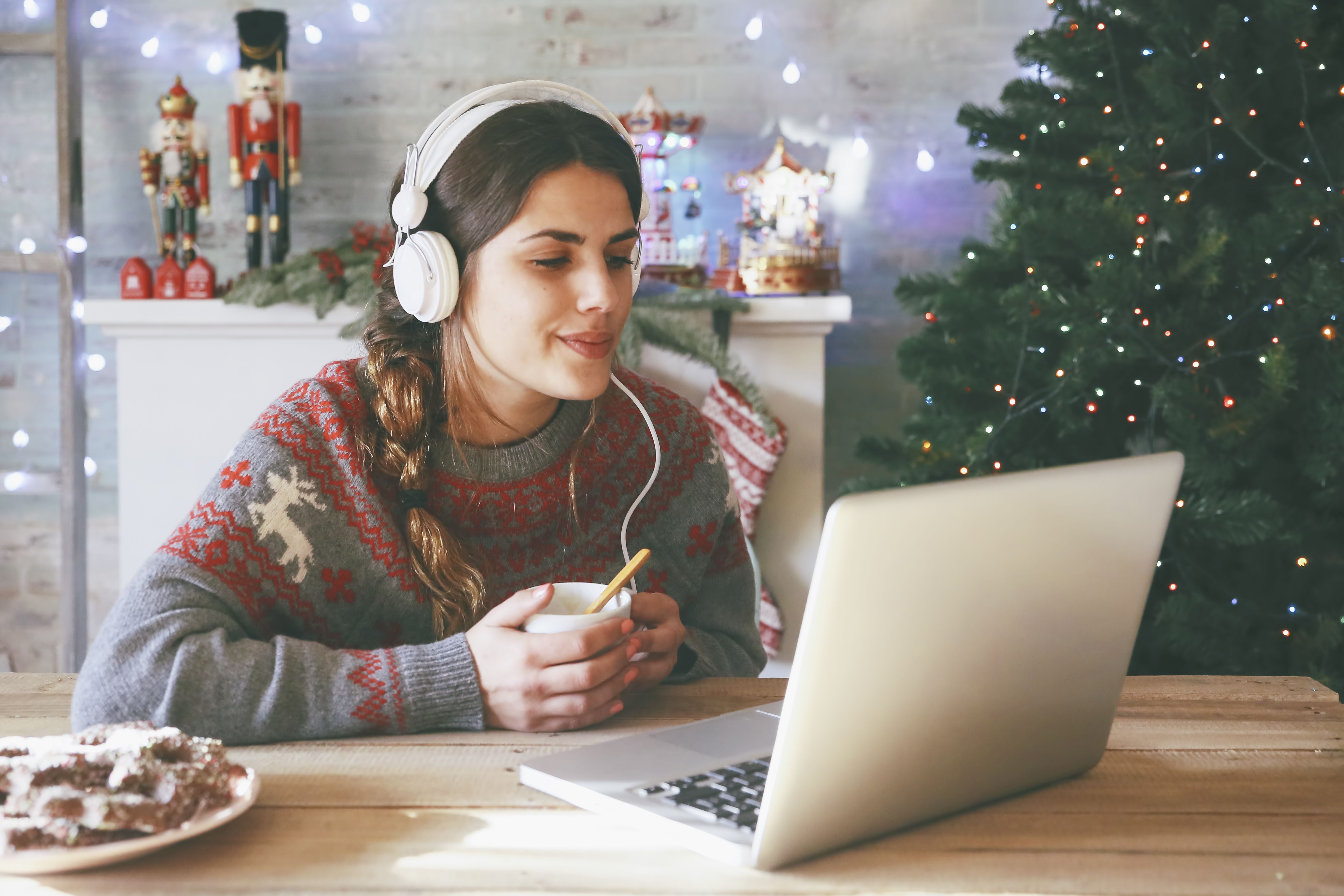 独り身だって問題なし ひとりクリスマスを楽しく過ごす12の方法