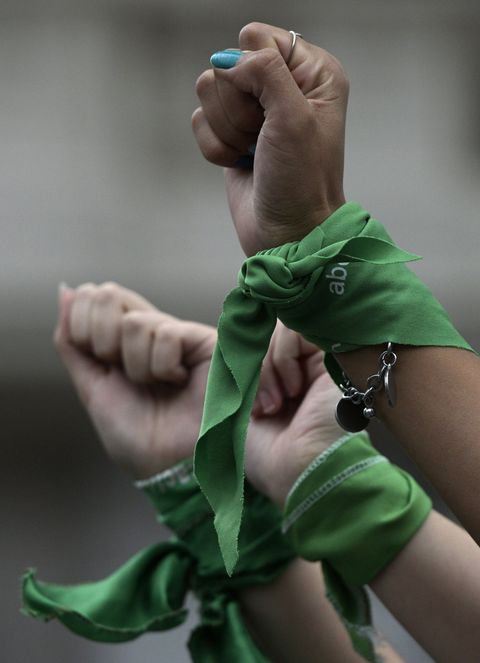 Argentine women protest legalization of abortion