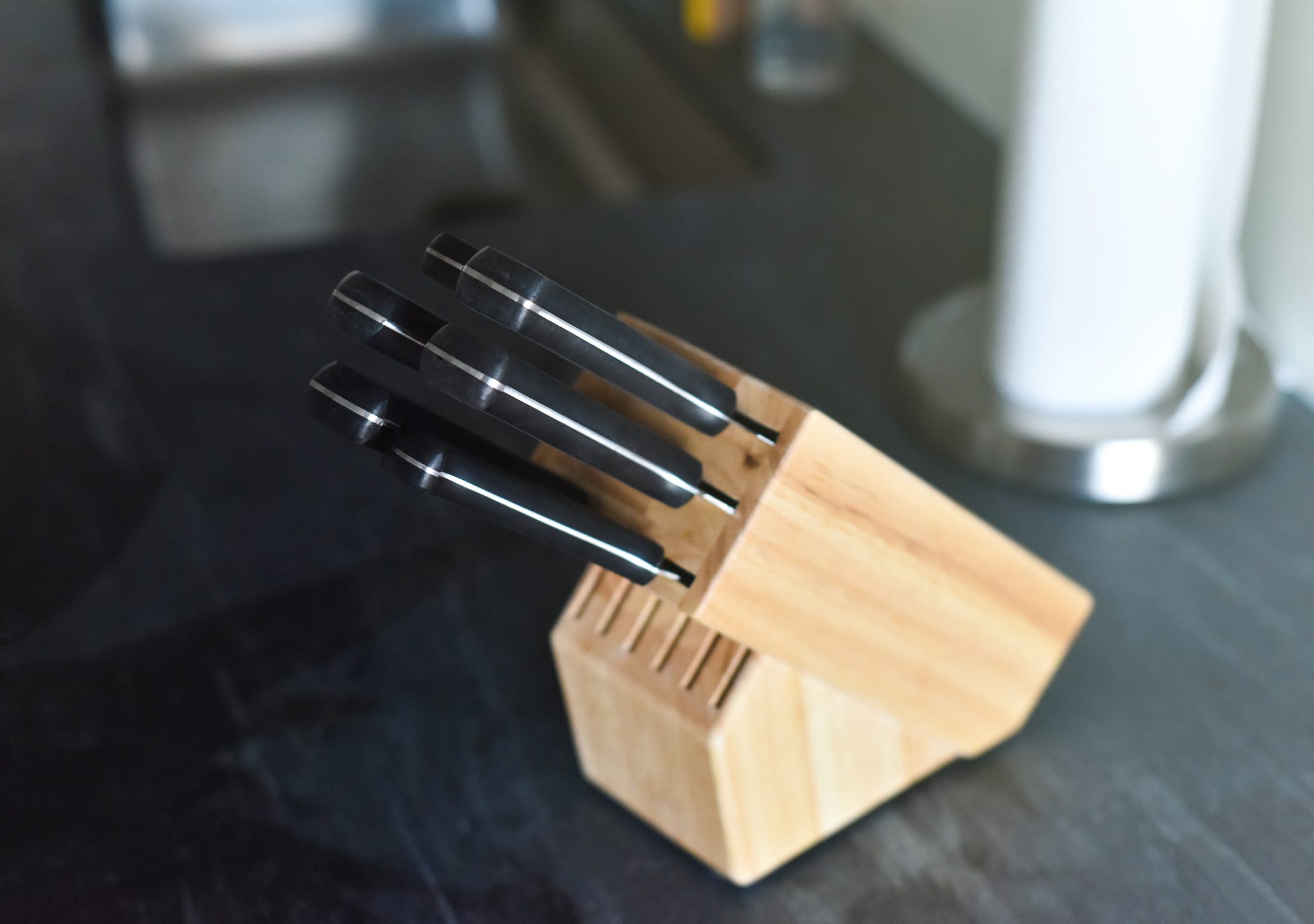 5 Reasons You Should Never Use A Knife Block