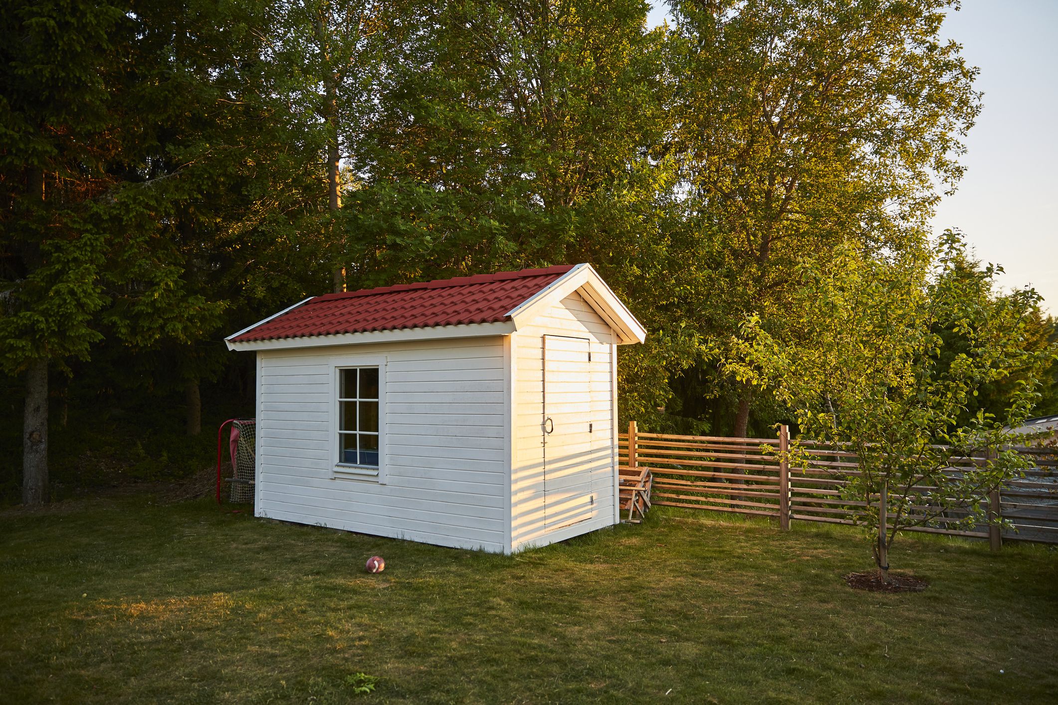 10 Portable Storage Sheds You Should Set Up in Your Backyard