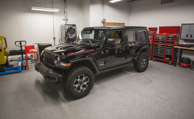 How To Remove The 18 Jeep Wrangler Jl S Roof Doors And Windshield