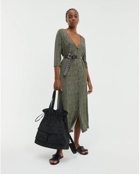 El vestido midi camisero estampado más ideal del Corte Inglés se ha rebajado a 39 € El vestido midi camisero estampado más ideal del Corte Inglés se ha rebajado a 39 €