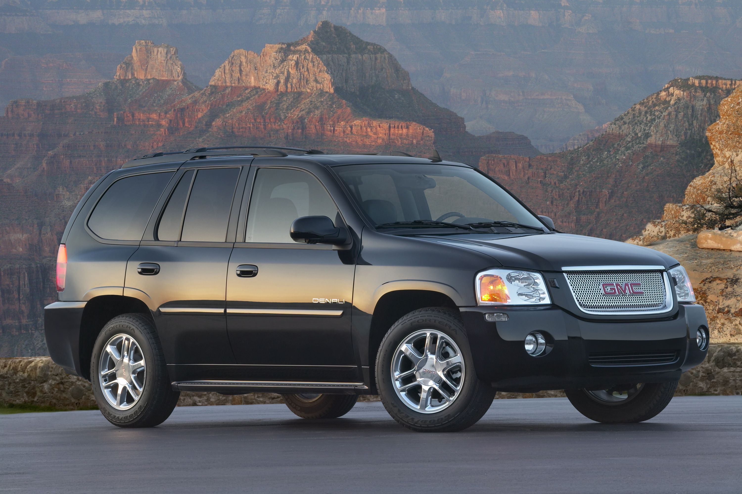 Gmc Envoy Features And Specs