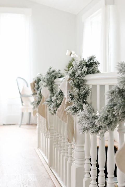 21 Christmas Stair Decoration Ideas How To Decorate With Garland