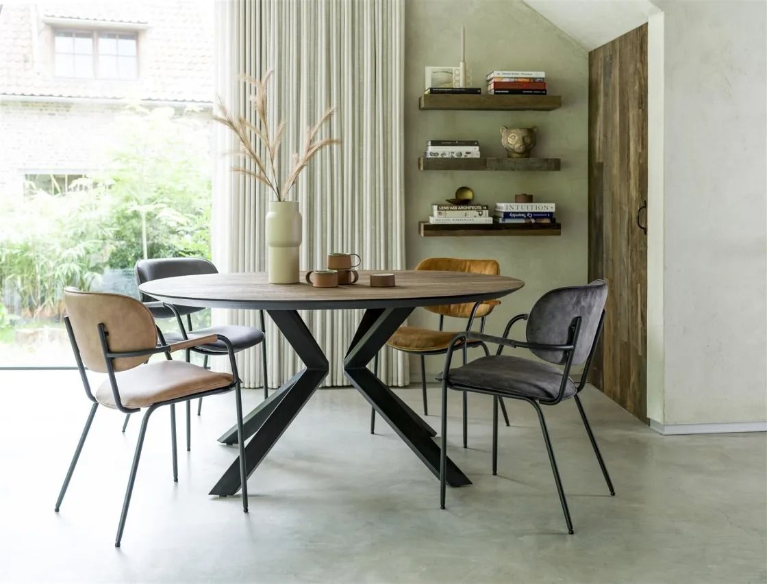 omvang Bestrooi inhalen De mooiste eikenhouten tafels voor in je eetkamer of woonkamer