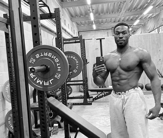 Yahya Abdul Mateen Ii Posts Aquaman 2 Workout Shirtless Selfie