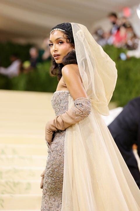 Uma Thurman Is Serving Butt Crack at the Met Gala