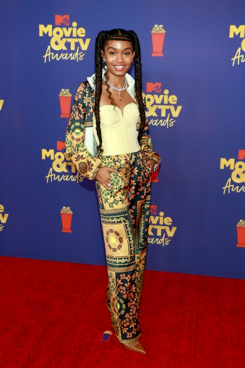 Here Are The Red Carpet Looks At The 21 Mtv Movie And Tv Awards