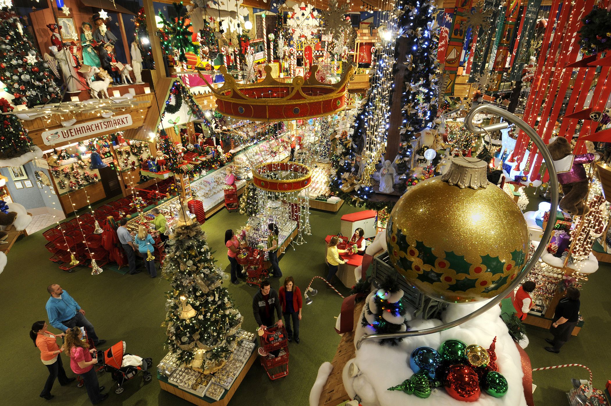 large retail christmas decorations