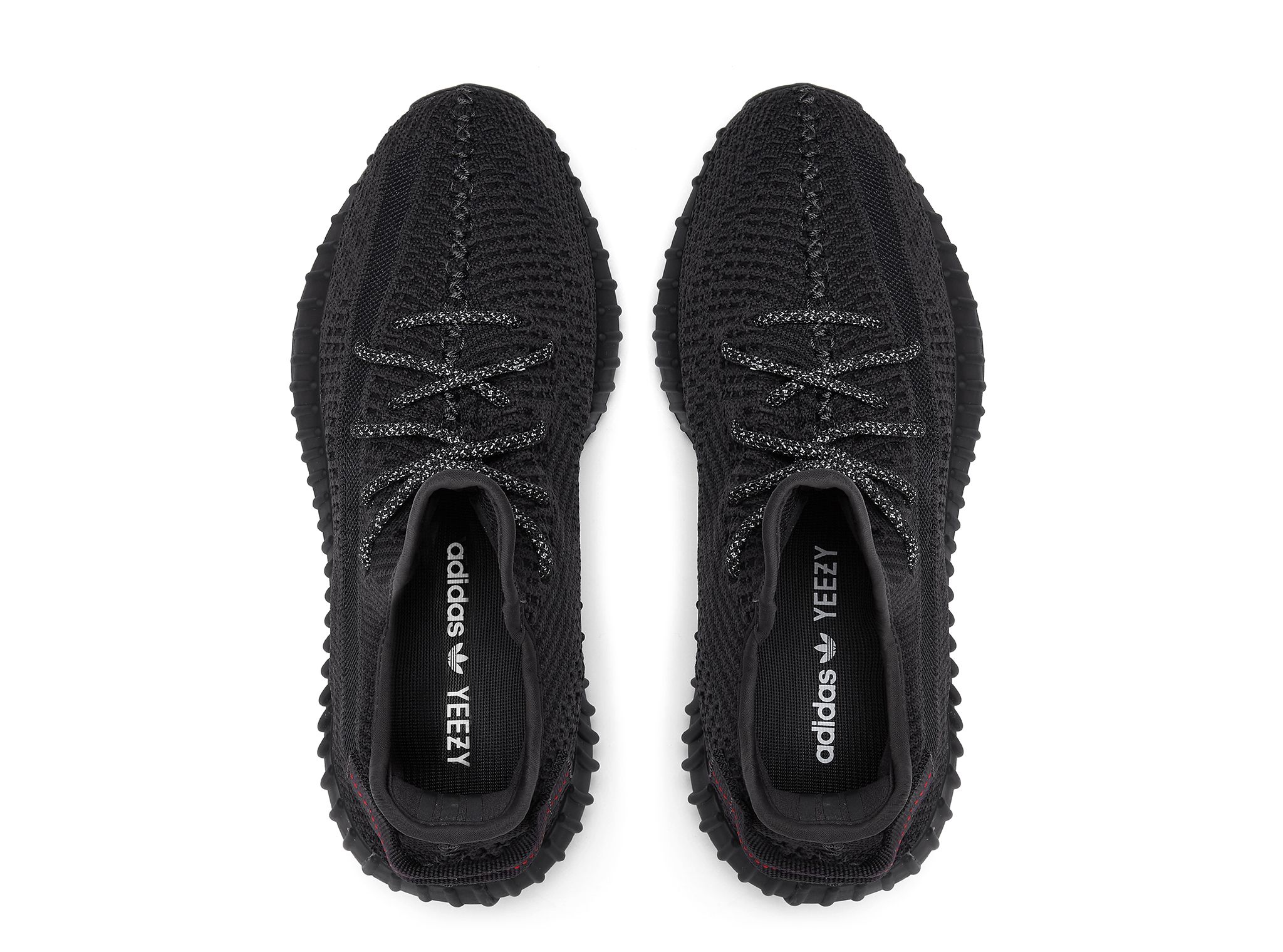 Las nuevas zapatillas Yeezy Boost 350 V2 'Black' de Adidas ya pueden ser  tuyas
