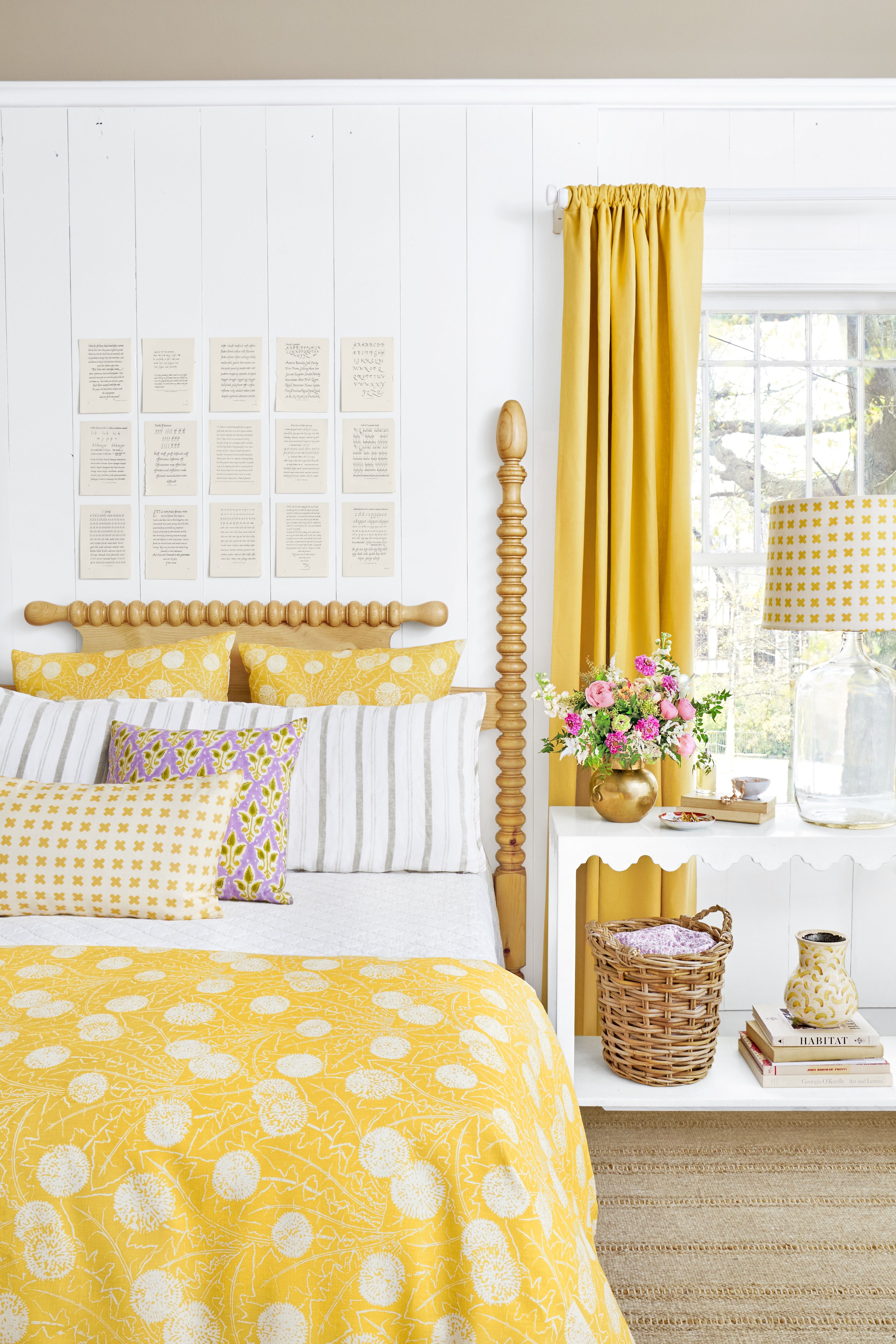Желтые шторы в спальне