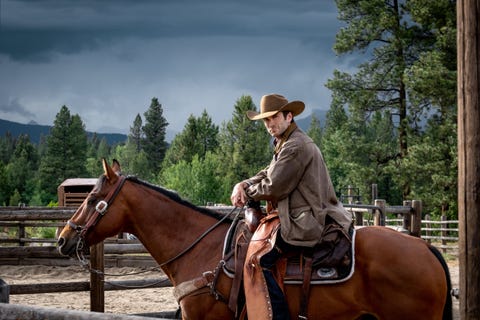 yellowstone costume jamie dutton