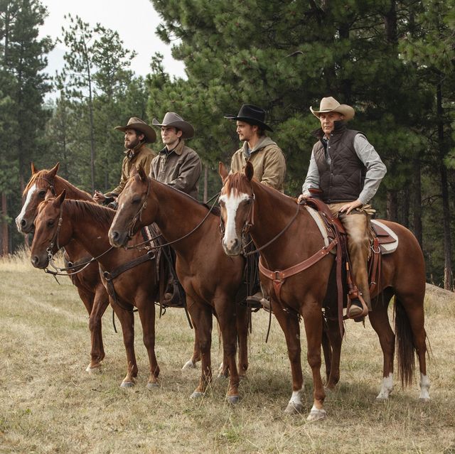 yellowstone men on horses