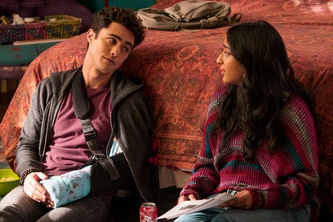Darren Barnet and Maitreyi Ramakrishnan in Never Have I Ever Darren Barnet and Maitreyi Ramakrishnan in Never Have I Ever
