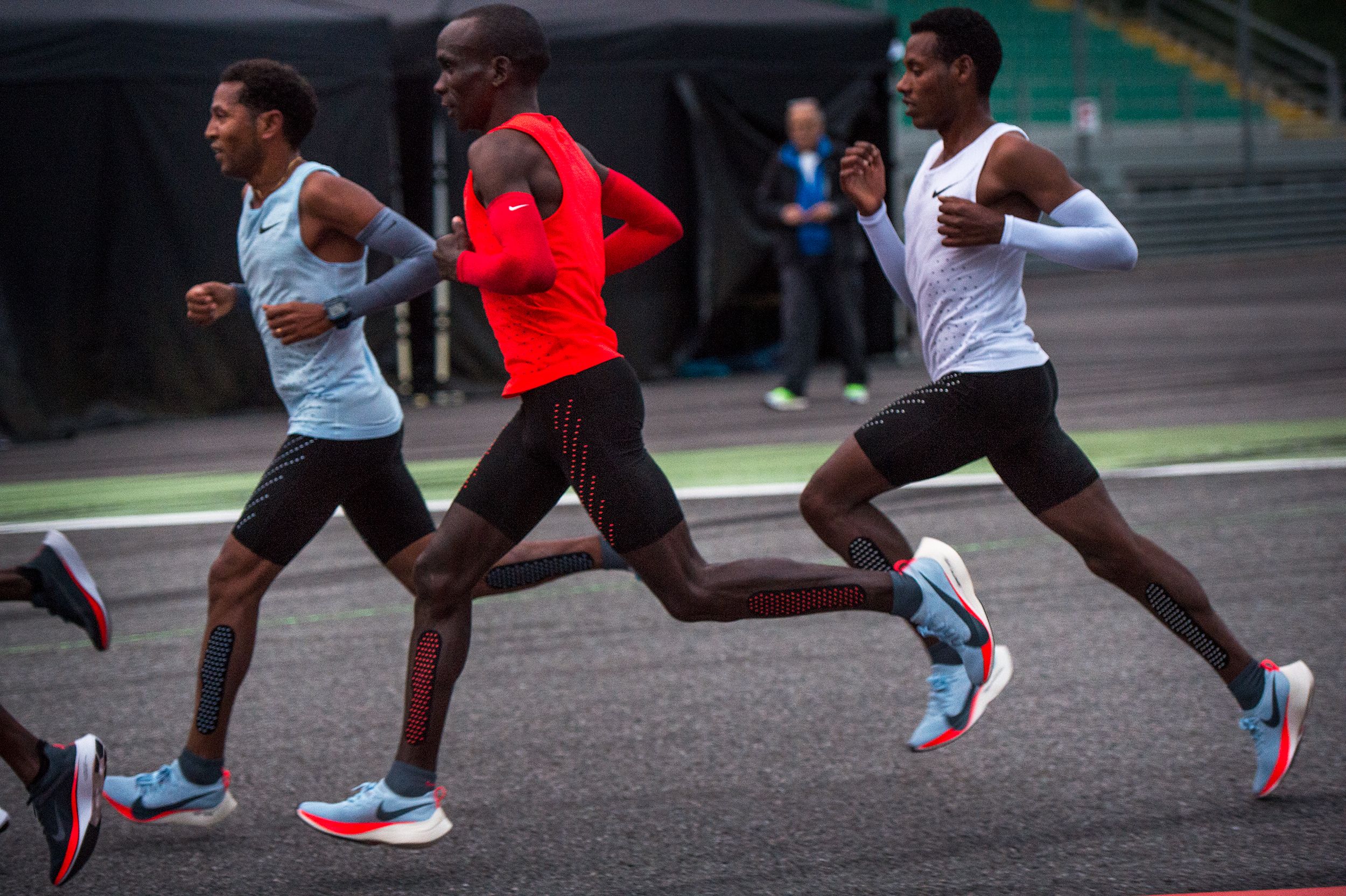 kipchoge breaking 2 shoes