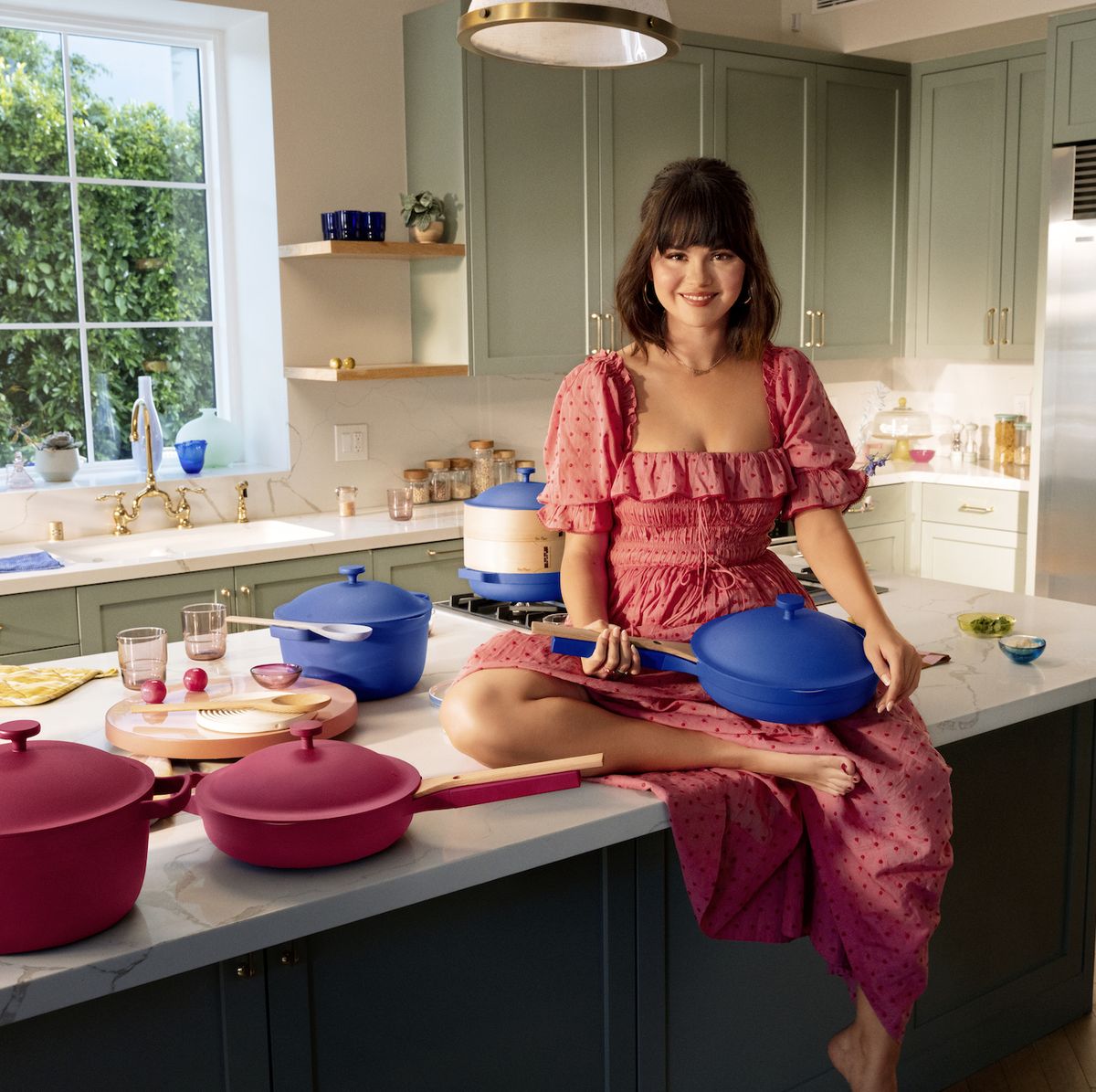 Selena Gomez named in Spanish her cookware collection