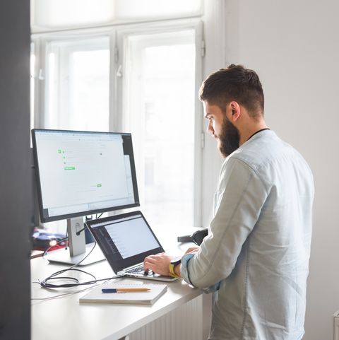 Are Standing Desks Benefits Really Worth It An Expert Weighs In