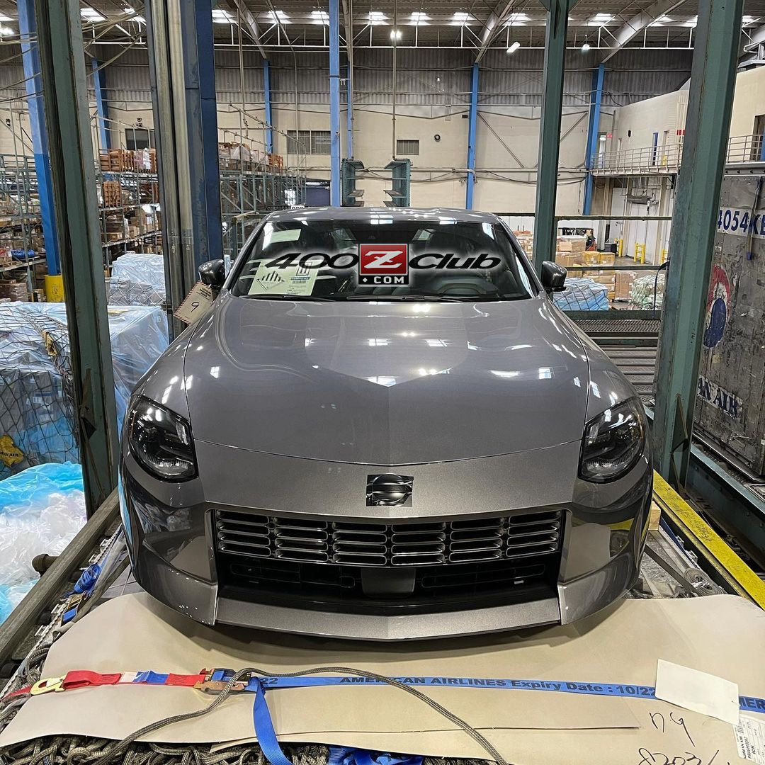 Nissan 400z Leaks In Production Form Pictures And Video