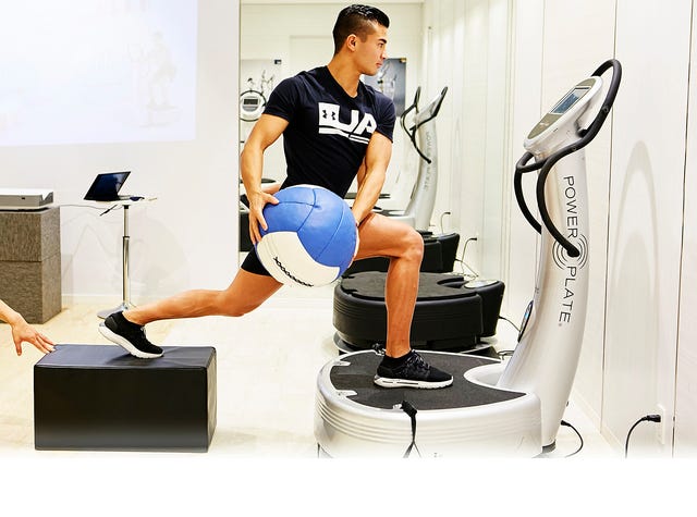 パワープレート をmen S Health Jp専任トレーナー望月あもんが体験 気持ちよく が鍛えられるフィットネスマシン パワープレート をmen S Health Jp専任トレーナー望月あもんが体験 気持ちよく が鍛えられるフィットネスマシン