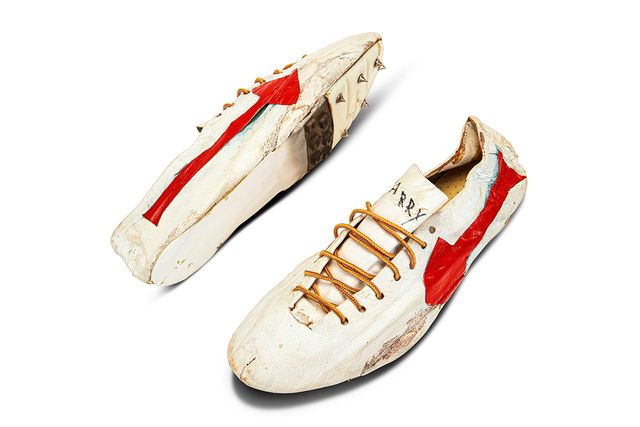 No lo hagas Walter Cunningham bostezando Subastan una zapatillas con un prototipo del logo de Nike