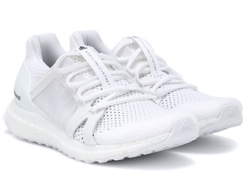 32 Zapatillas Blancas De Moda Para Todos Tus Looks De Primavera Zapatillas Blancas Baratas Que Mejoran Tus Looks