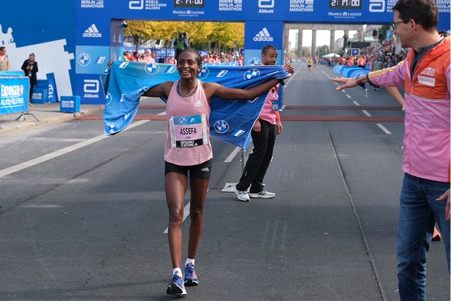 tigist assefa, ganadora del maratón de berlín 2022