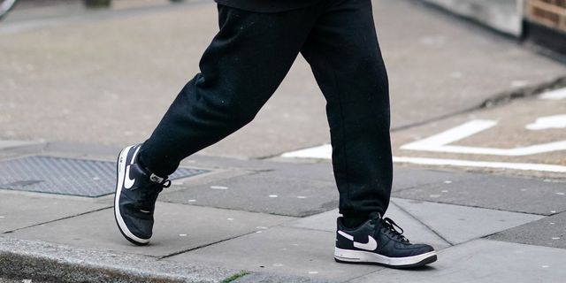 Normalmente ir a buscar Íntimo Rebajas en Nike: así son las zapatillas negras SB Charge Suede