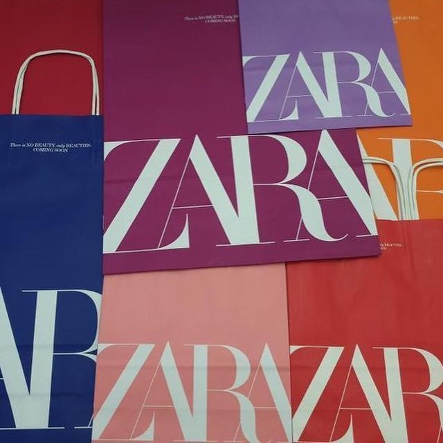 Zara rompe sus envíos compras: llegan las bolsas de colores