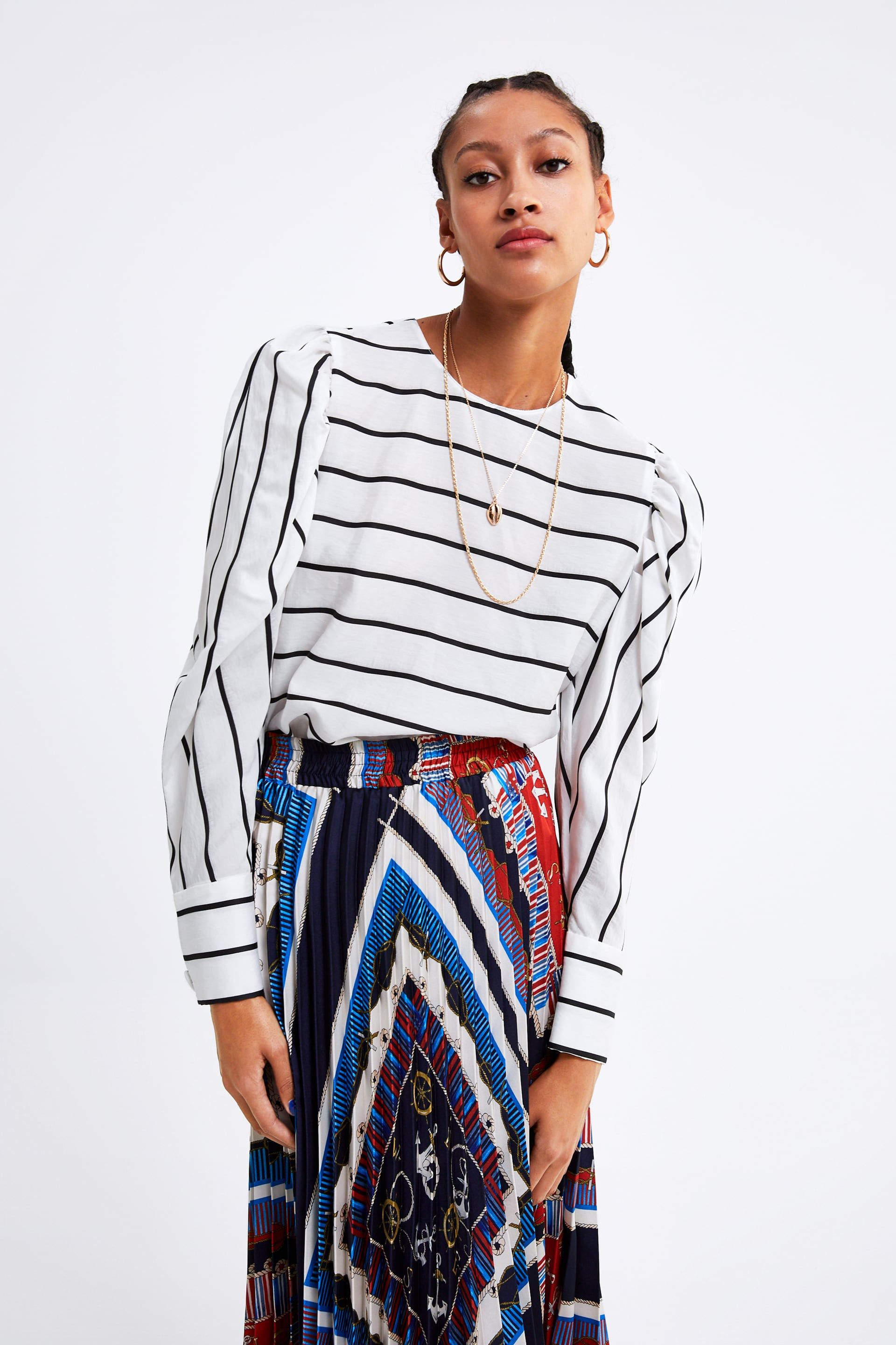 Zara vende por 26 € la camisa de rayas con la que soñábamos Zara vende por 26 € la camisa de rayas con la que soñábamos