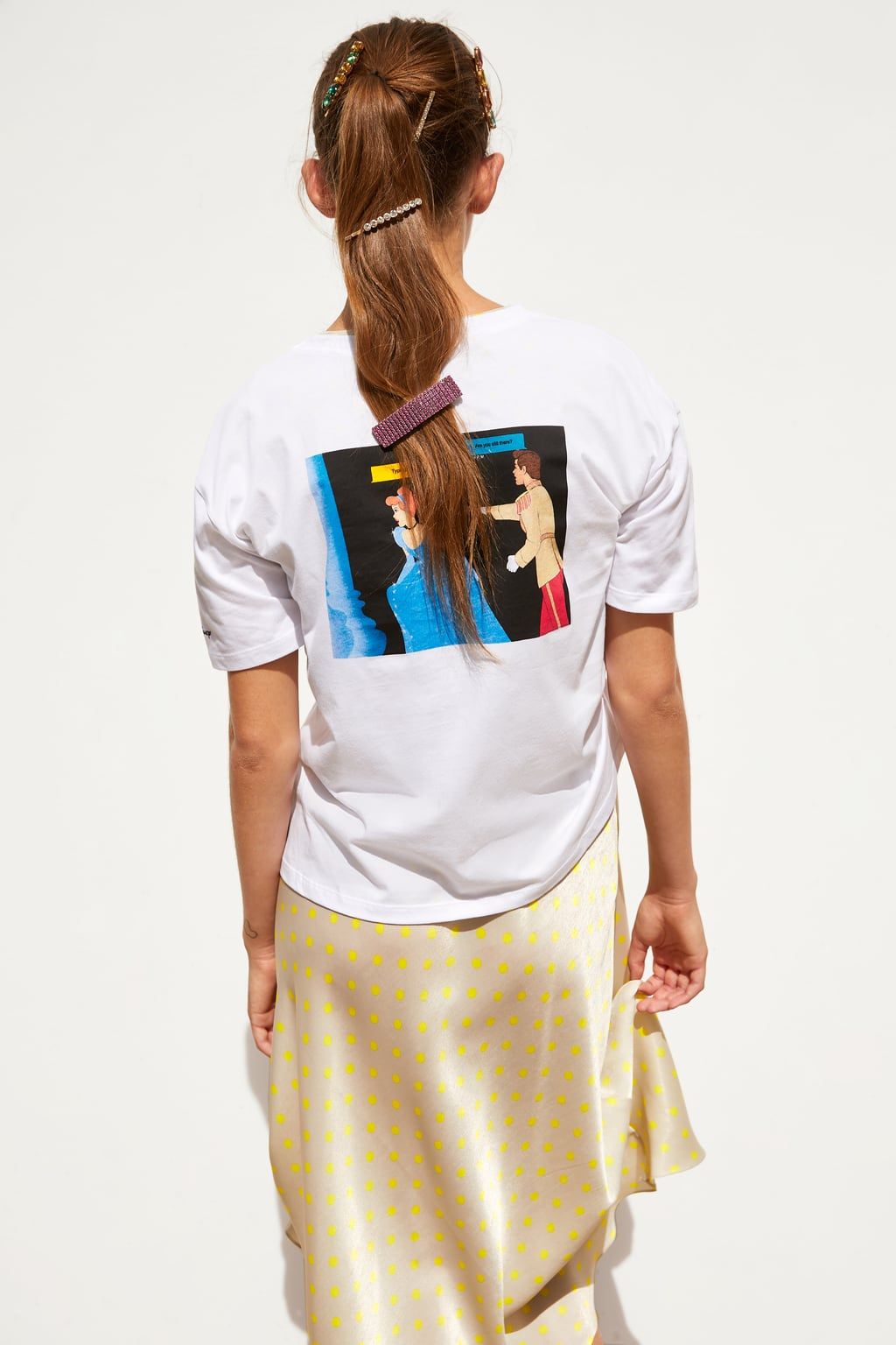camiseta cenicienta zara