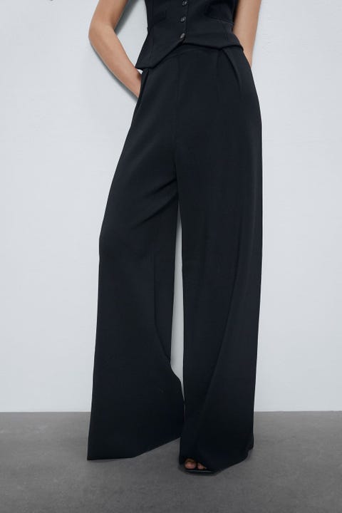 Zara muestra su look de chaleco y pantalón de punto más elegante Zara muestra su look de chaleco y pantalón de punto más elegante