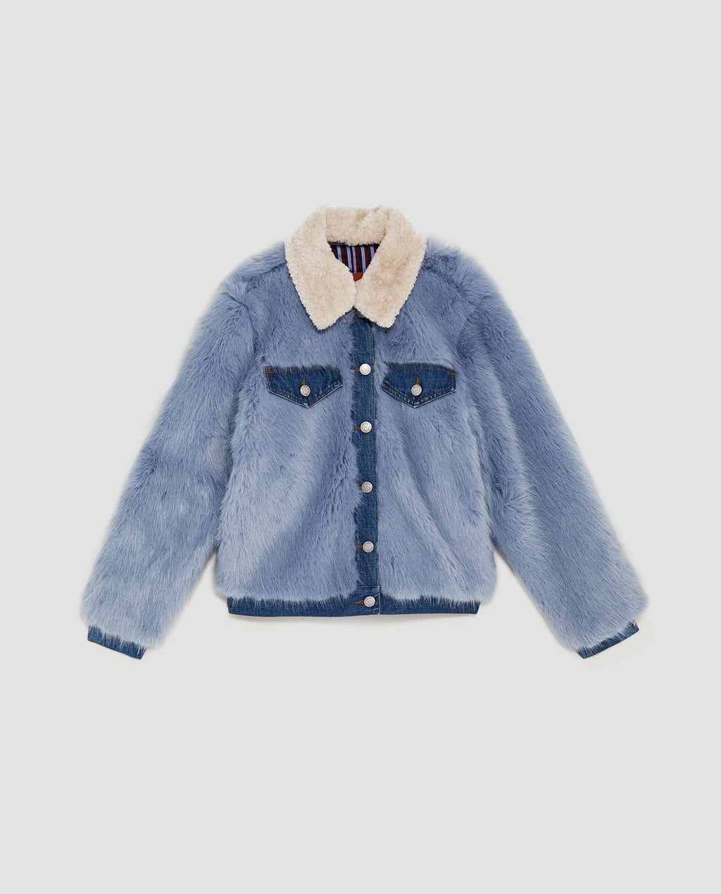 Zara lanza una chaqueta vaquera de peluche La cazadora Zara lanza una chaqueta vaquera de peluche La cazadora