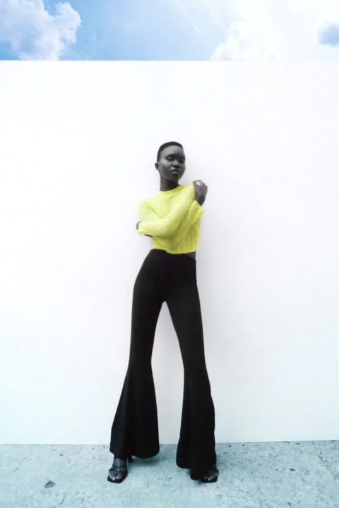 Tipazo el nuevo diseño de estos pantalones de Zara
