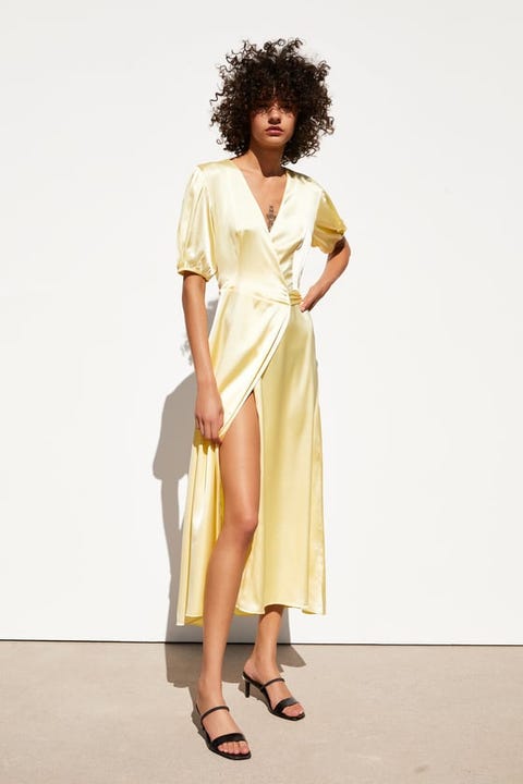 De los creadores del vestido cruzado de lunares llega el vestido de invitada perfecto de Zara (y acaban de reponerlo en todas las tallas) De los creadores del vestido cruzado de lunares llega el vestido de invitada perfecto de Zara (y acaban de reponerlo en todas las tallas)