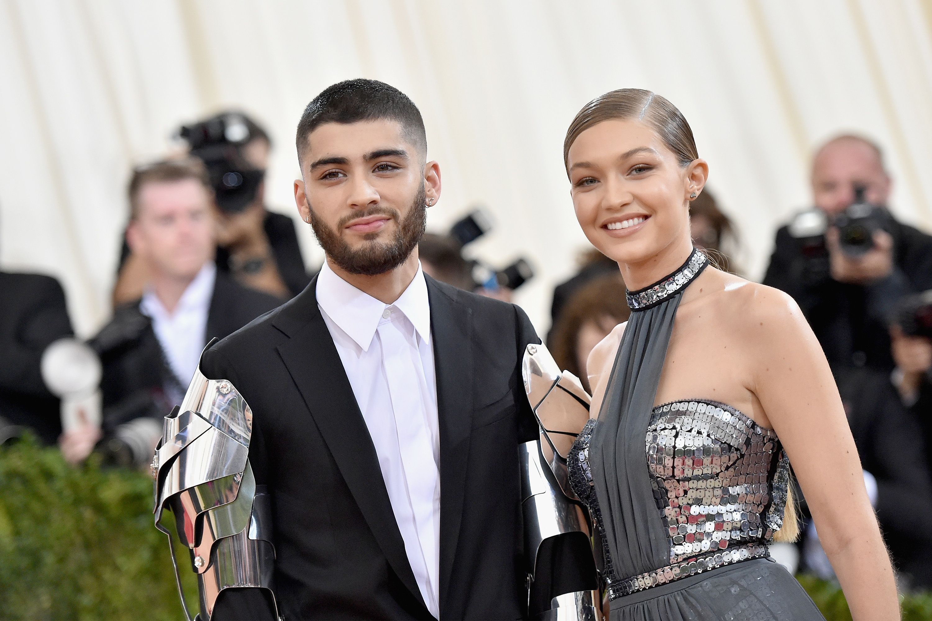 Gigi Hadid en Zayn Malik verwachten hun eerste kindje Gigi Hadid en Zayn Malik verwachten hun eerste kindje