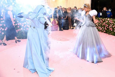 Zendaya Dressed As Cinderella At The 2019 Met Gala In Light Up Dress