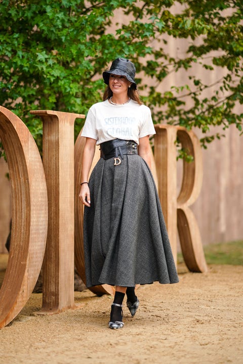 レディース向け 白tシャツおすすめブランド おしゃれコーデ36選 無地 ロゴ 半袖 Elle エル デジタル レディース向け 白tシャツおすすめブランド おしゃれコーデ36選 無地 ロゴ 半袖 Elle エル デジタル