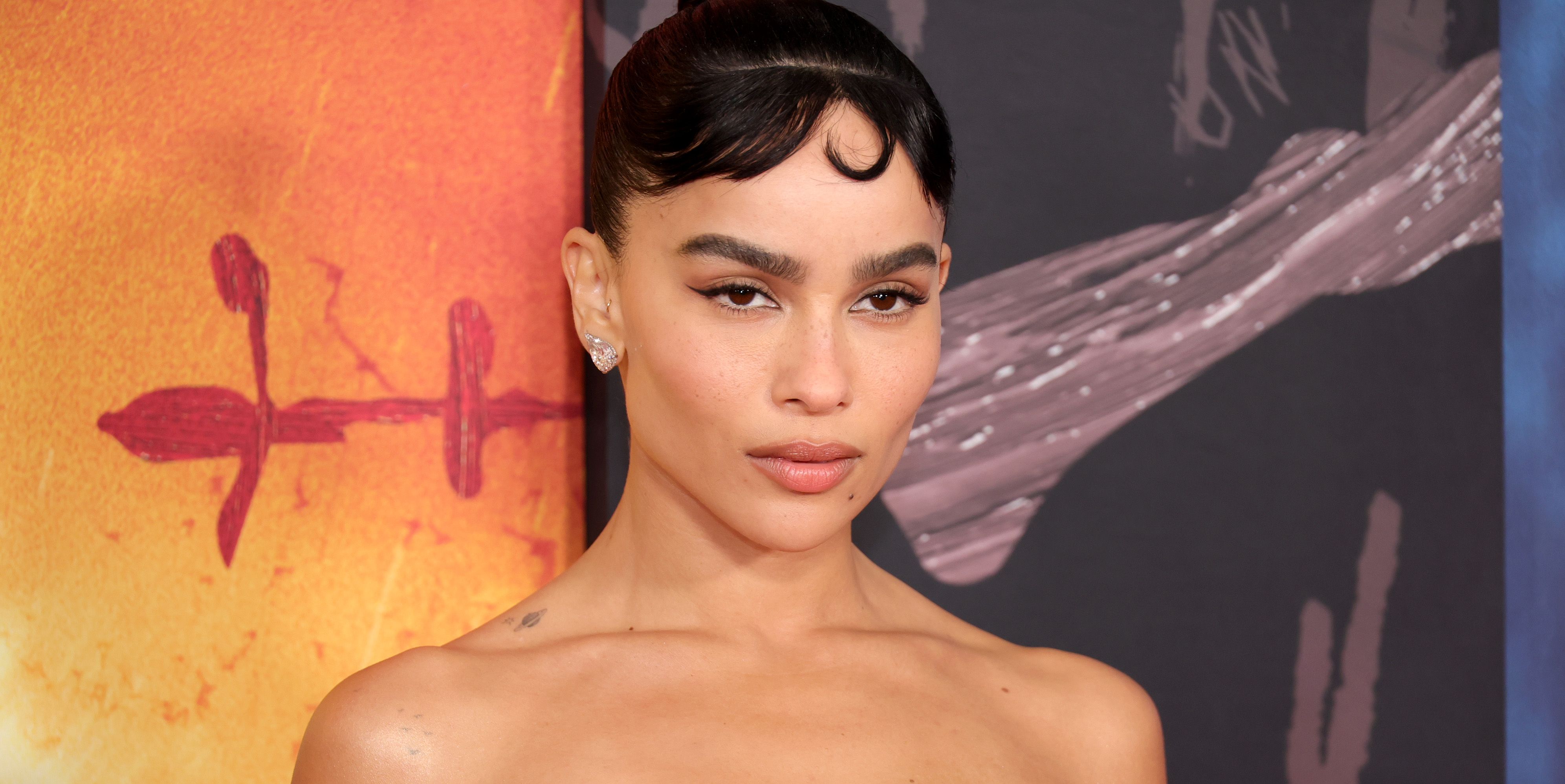 You Can Achieve Zoë Kravitz’s Batman Makeup Look With One Product