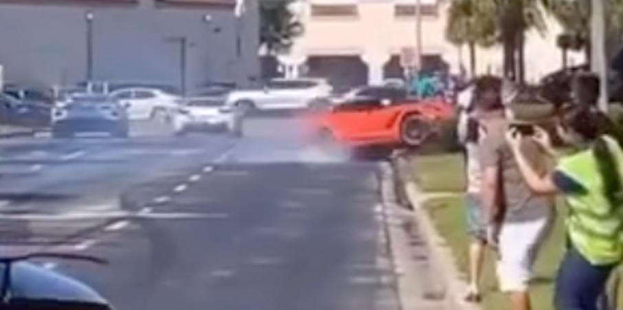 Florida C7 Corvette ZR1 Driver Executes Perfect 180 Spin Into Curb at Cars and Coffee